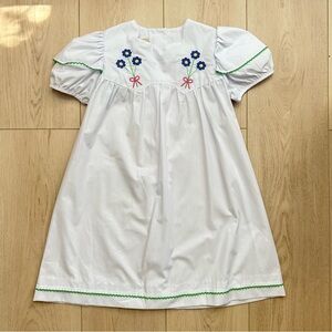 NWT The Beaufort Bonnet Company White Dress with Floral Embroidery Sz 6